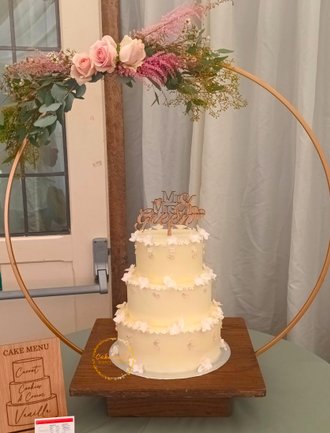 Buttercream Wedding Cake | Flower Hoop Wedding Cake |  Modern Wedding Cake | Rustic Wedding CAke | Elegant Wedding Cake | Worcestershire Wedding Cake