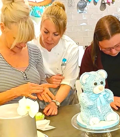 Private Tuition | Cake Decorating Tuition | Learn To Cake Decorate | Cake Decorating | 121 Cake Decorating Tuition |  DIY Caker | DIY Cake Decorating | Learn To Cake Decorate