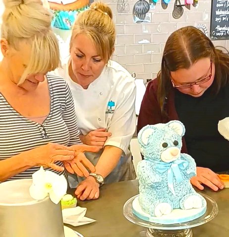 Private Tuition | Cake Decorating Tuition | Learn To Cake Decorate | Cake Decorating | 121 Cake Decorating Tuition |  DIY Caker | DIY Cake Decorating | Learn To Cake Decorate